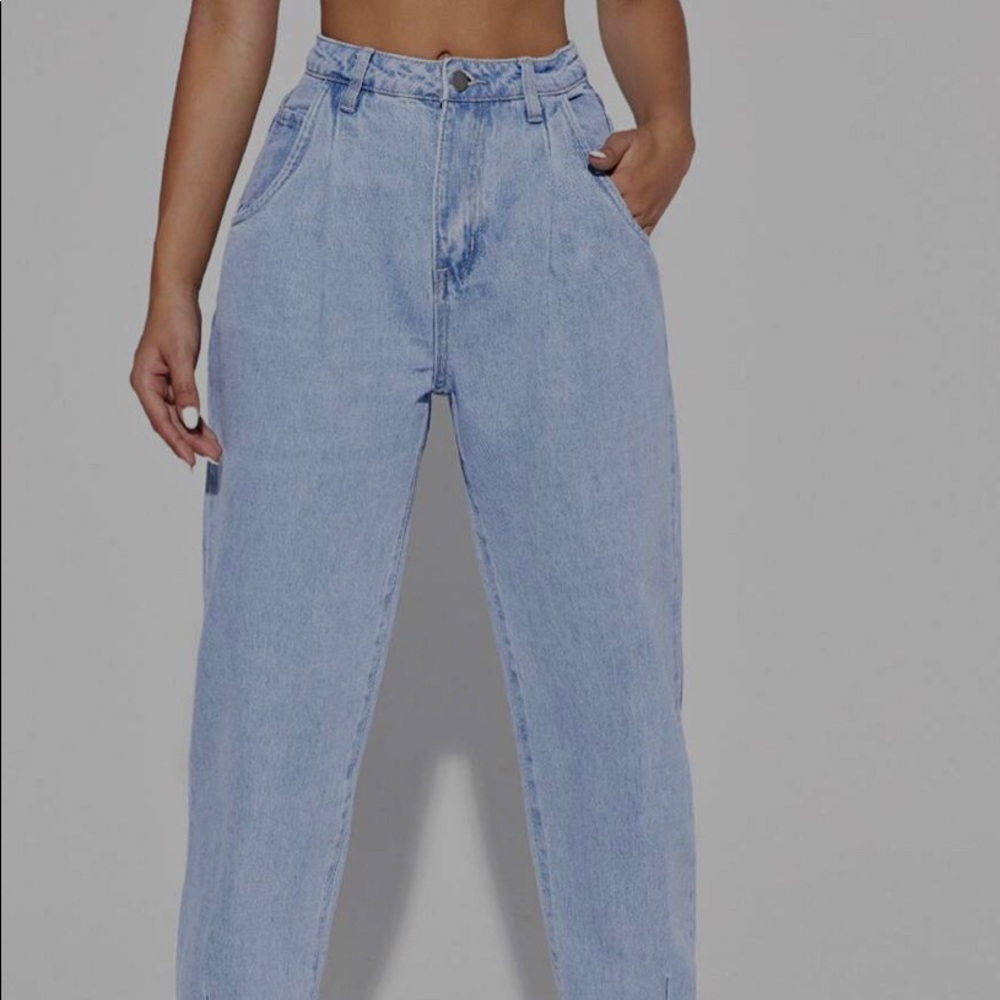 American eagle mom jeans